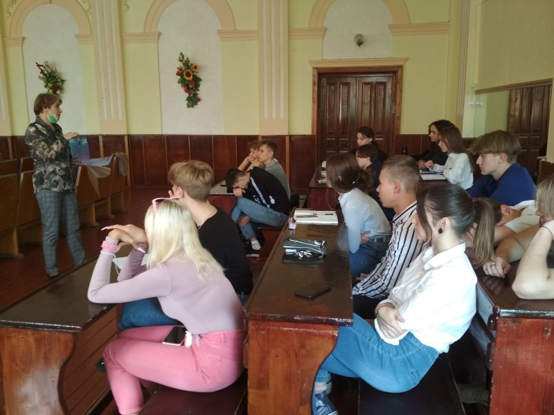 Г. І. Дідук-Ступ'як зустрілася з одинадцятикласниками ТСШ I-III ступенів №5 із поглибленим вивченням іноземних мов